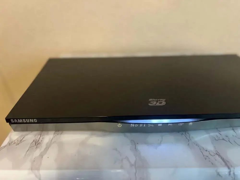 Samsung BD-D6500 3D Blu-ray Disc Player ( no remote)